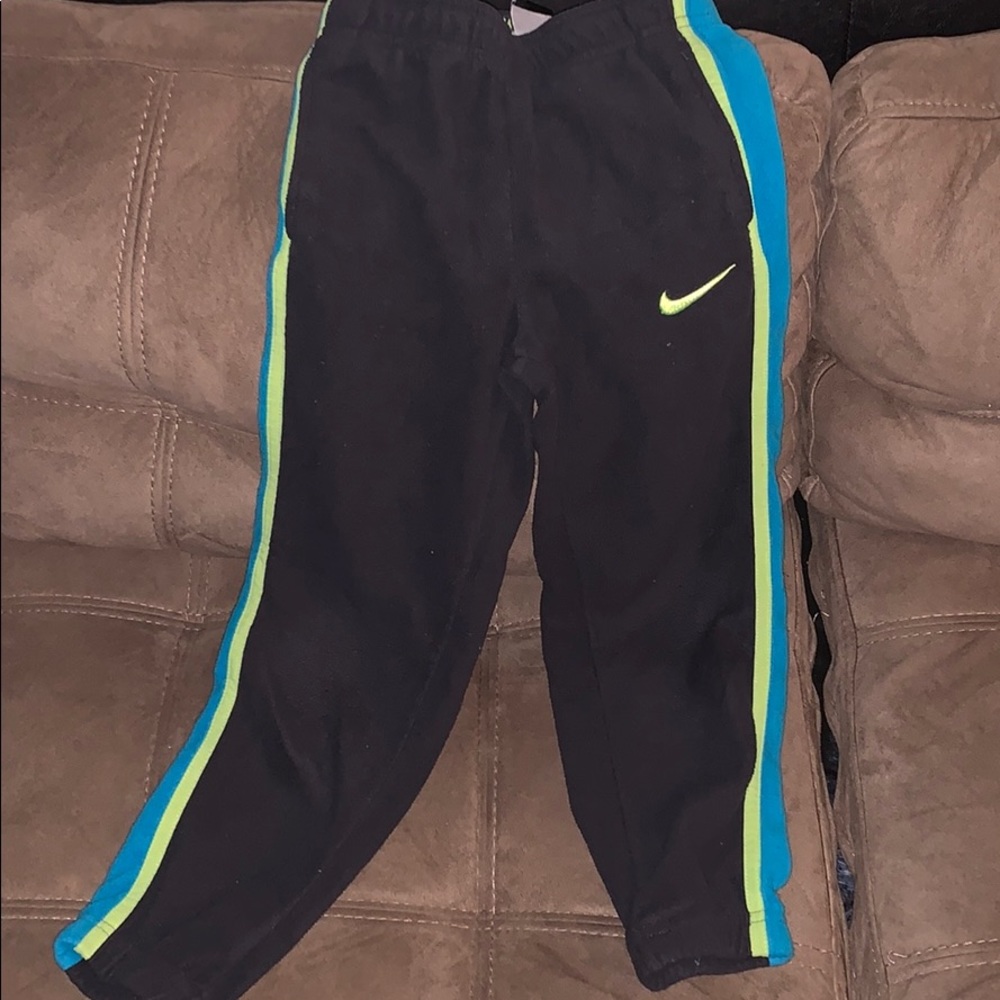 Therma fit Nike sweatpants